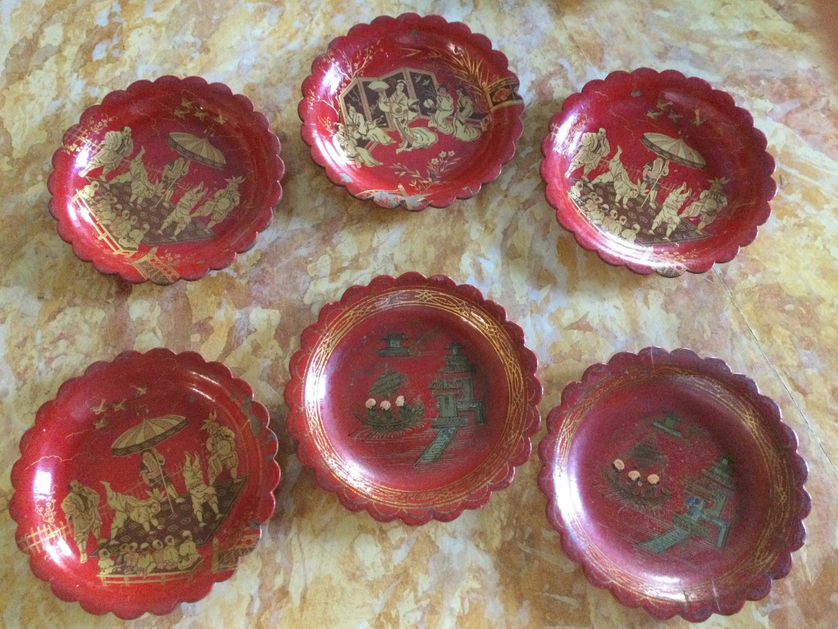 6 ASSIETTES EN PAPIER MÂCHÉ