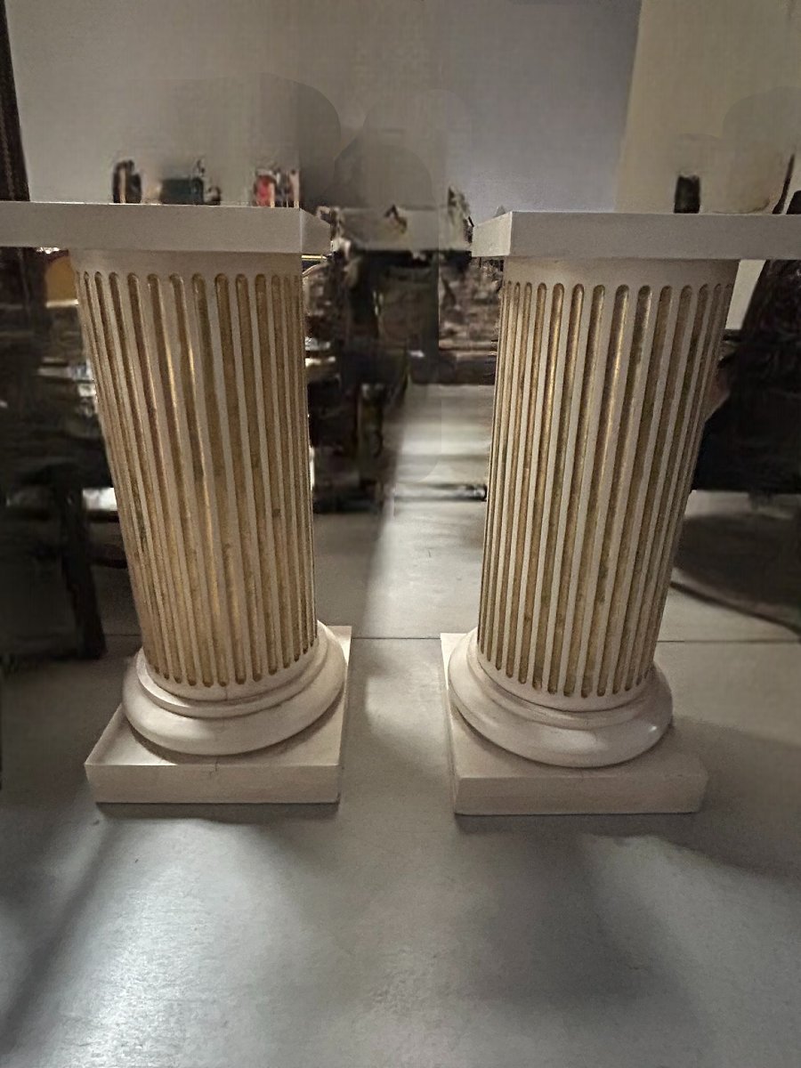 PAIRE DE COLONNES EN BOIS LAQUÉ ET DORÉ-photo-1