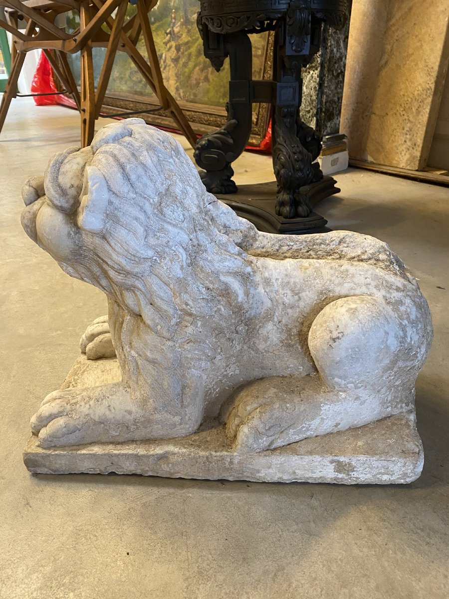 SCULPTURE EN MARBRE BLANC D'UN LION -photo-8