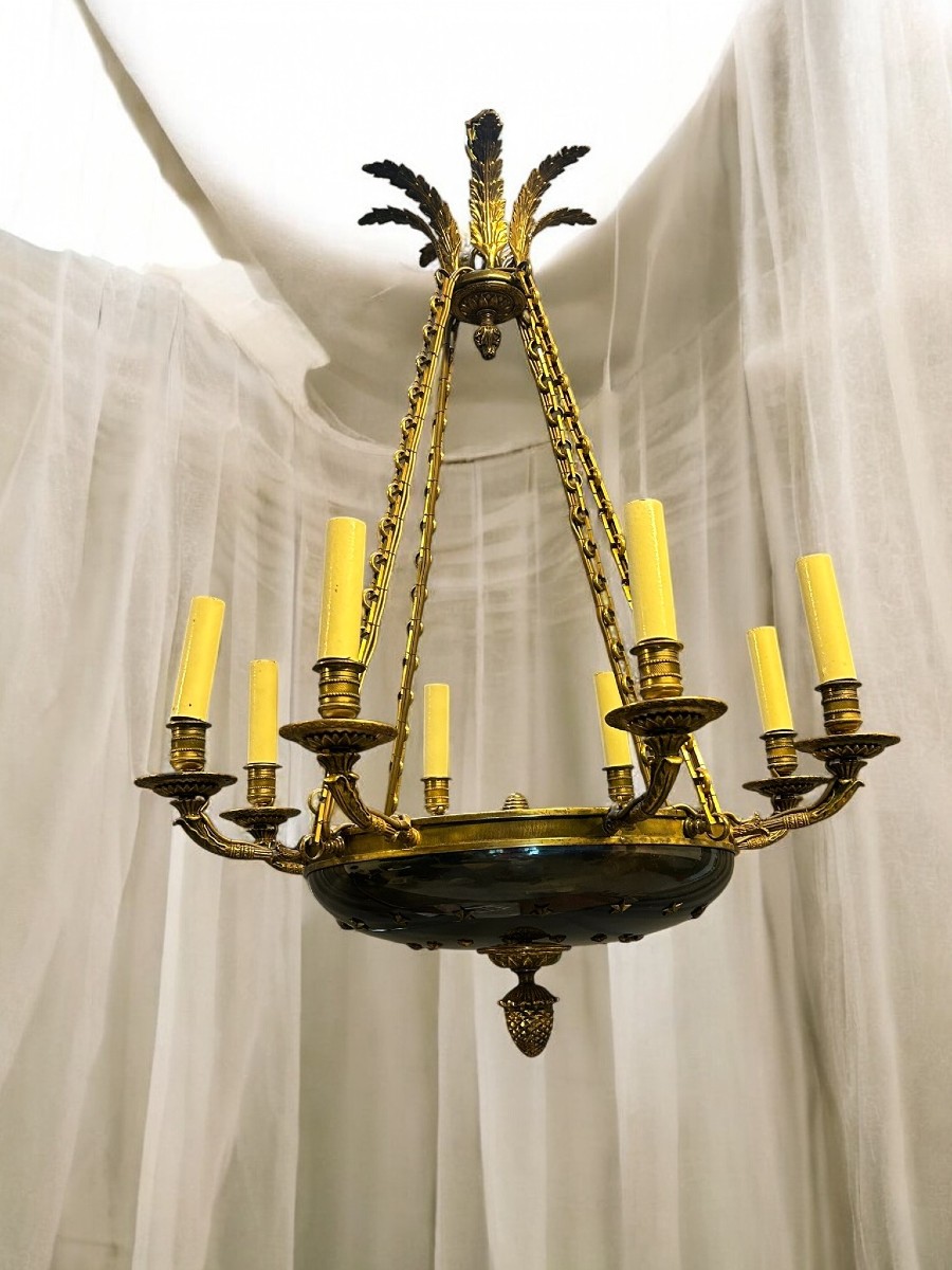 LUSTRE DE STYLE EMPIRE EN BRONZE DORÉ AVEC PLATEAU ÉMAILLÉ
