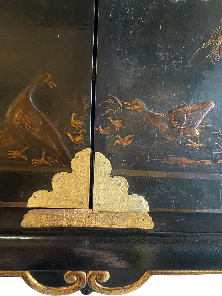 Chinoiserie Lacquered Cabinet, England, 18th Century (19th Century Base)-photo-7