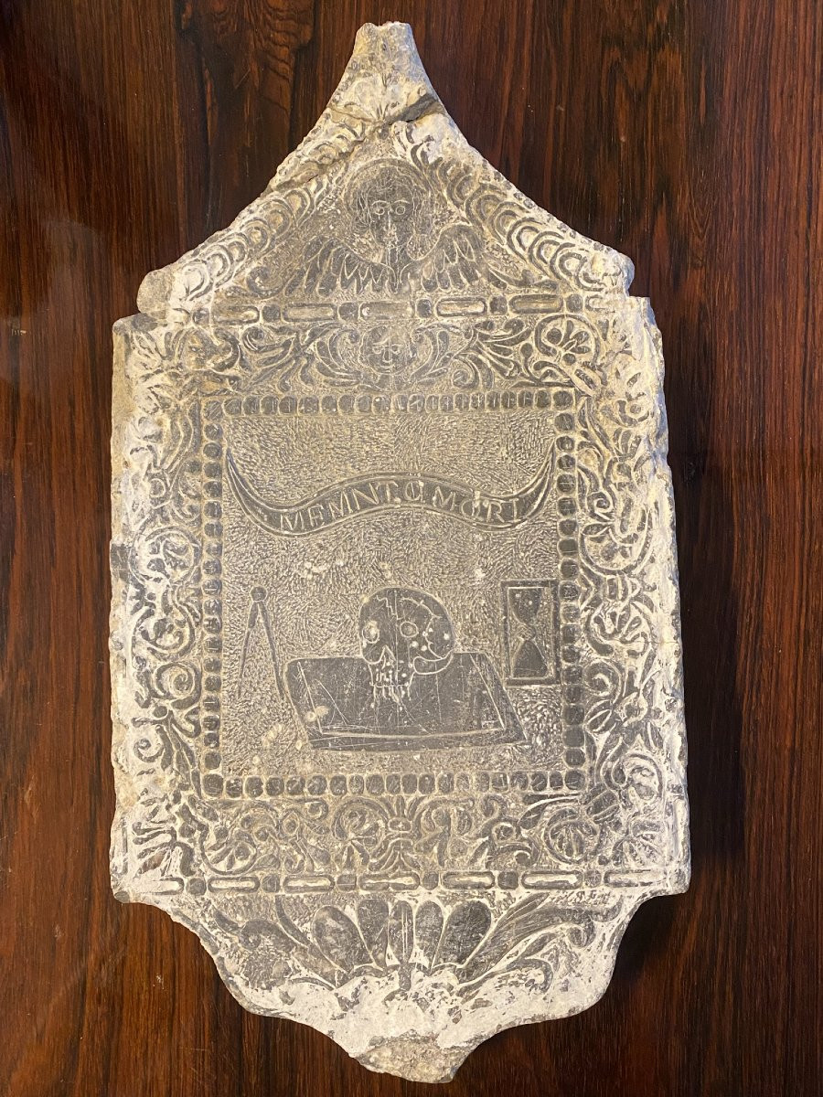 BAS-RELIEF EN ARDOISE AVEC UNE REPRÉSENTATION DE MEMENTO MORI, XVIe SIÈCLE-photo-1