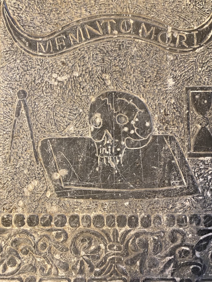 BAS-RELIEF EN ARDOISE AVEC UNE REPRÉSENTATION DE MEMENTO MORI, XVIe SIÈCLE-photo-3