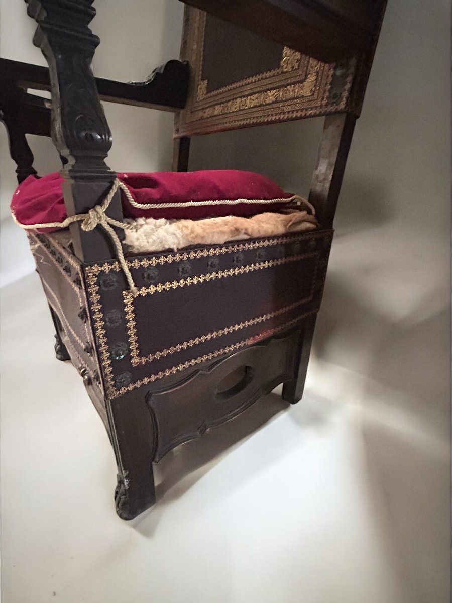 PAIRE DE FAUTEUILS EN BOIS ET CUIR-photo-4