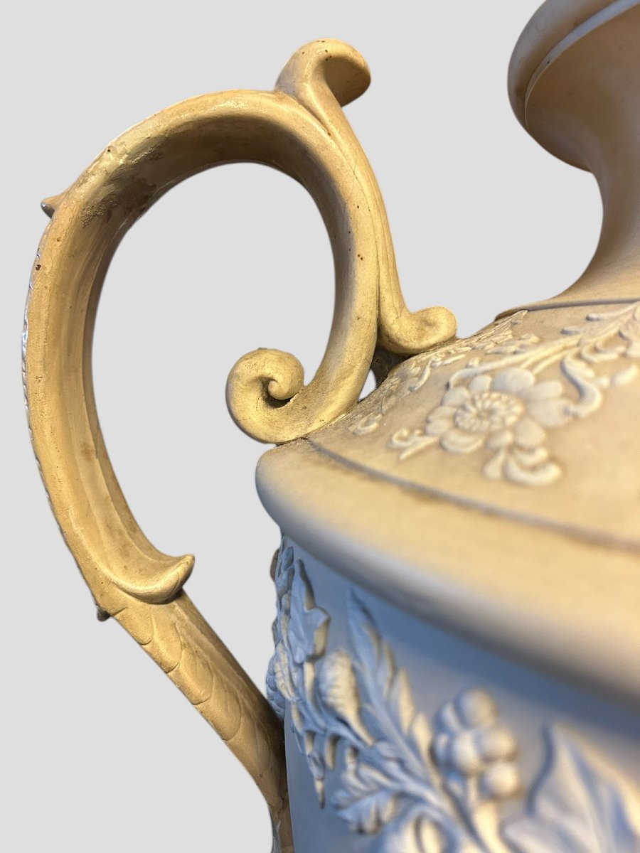 VASE EN PORCELAINE À DÉCORATIONS NÉOCLASSIQUES (RÉPARATIONS ANCIENNES) XIXe SIÈCLE-photo-2