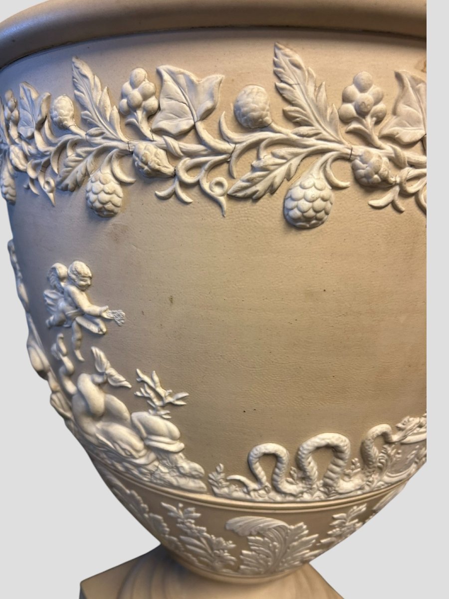 VASE EN PORCELAINE À DÉCORATIONS NÉOCLASSIQUES (RÉPARATIONS ANCIENNES) XIXe SIÈCLE-photo-3