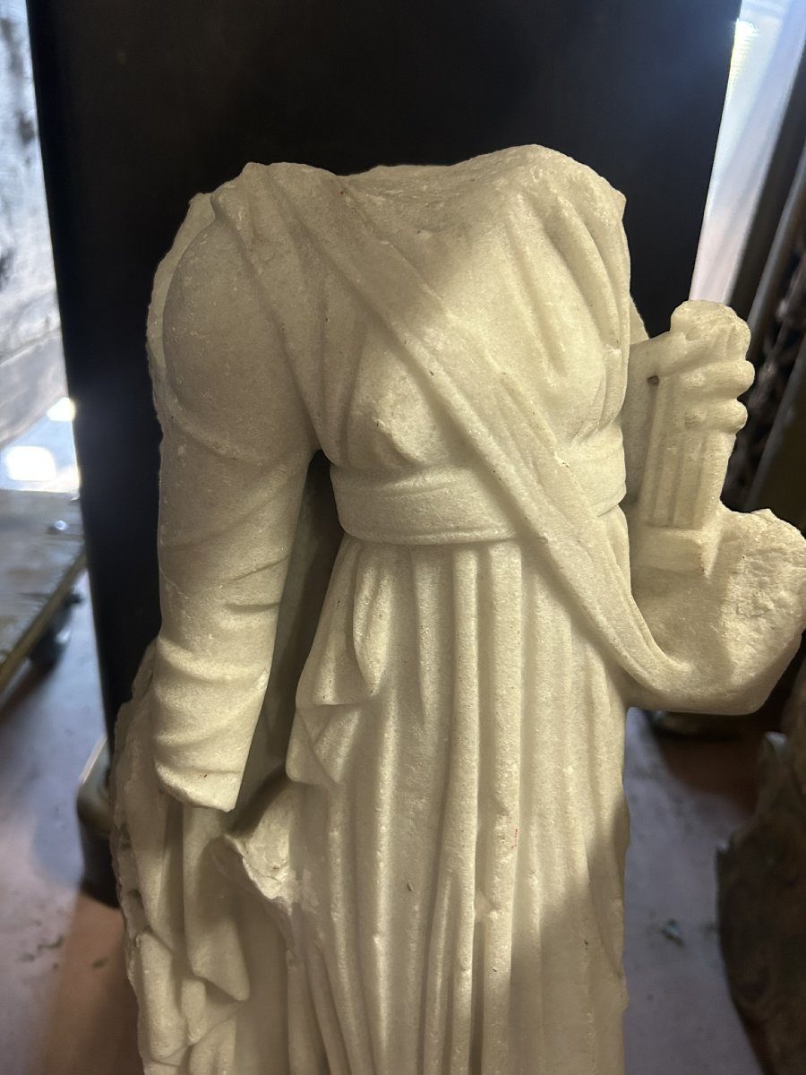 White Marble Statue - Copy Of Ancient-photo-2