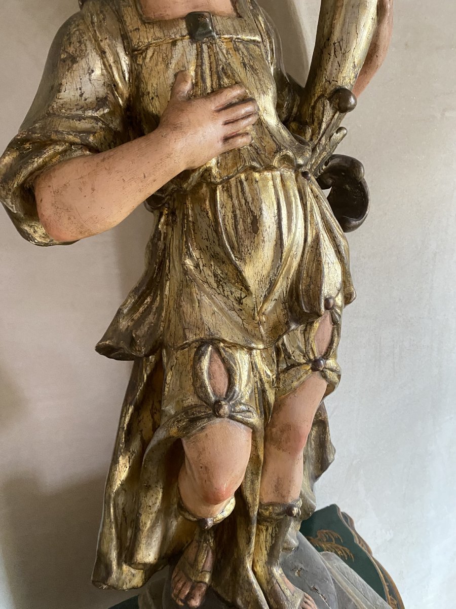 PAIRE DE SCULPTURES EN BOIS LAQUÉ ET DORÉ-photo-1