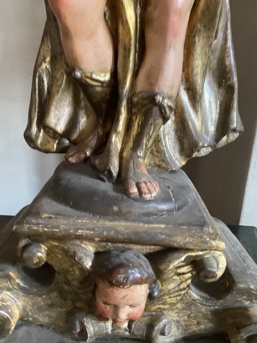 PAIRE DE SCULPTURES EN BOIS LAQUÉ ET DORÉ-photo-4
