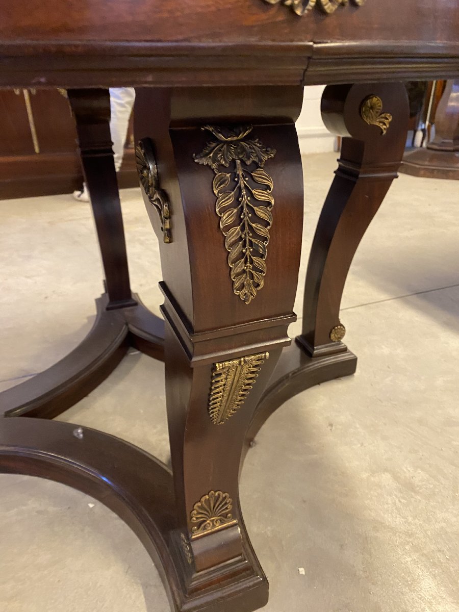 TABLE RONDE DE STYLE EMPIRE EN ACAJOU AVEC APPLICATIONS EN BRONZE-photo-4