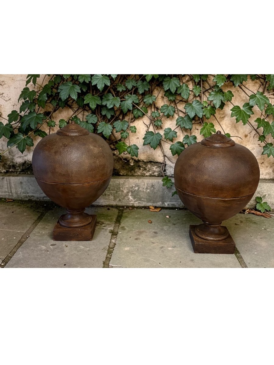 PAIRE DE GRANDES VASES  DE JARDIN  SUR PIEDESTAUX DANS LE STYLE ROMAIN-photo-3