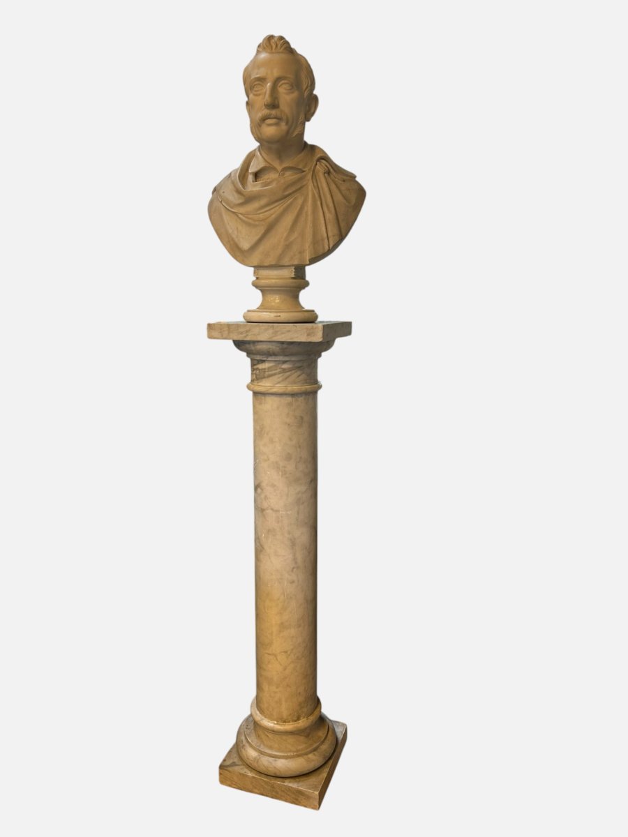 PAIRE DE BUSTES EN MARBRE BLANC AVEC COLONNE-photo-3