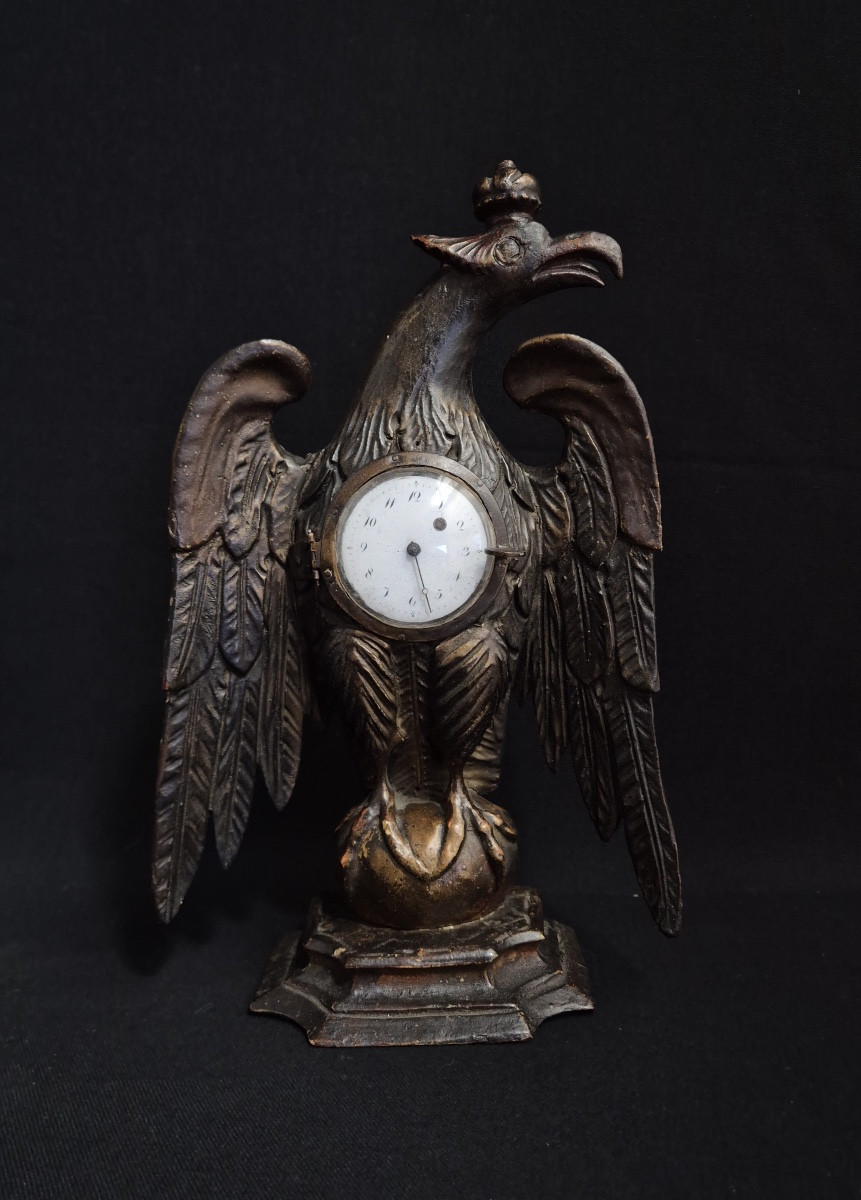 porte montre aigle en bois