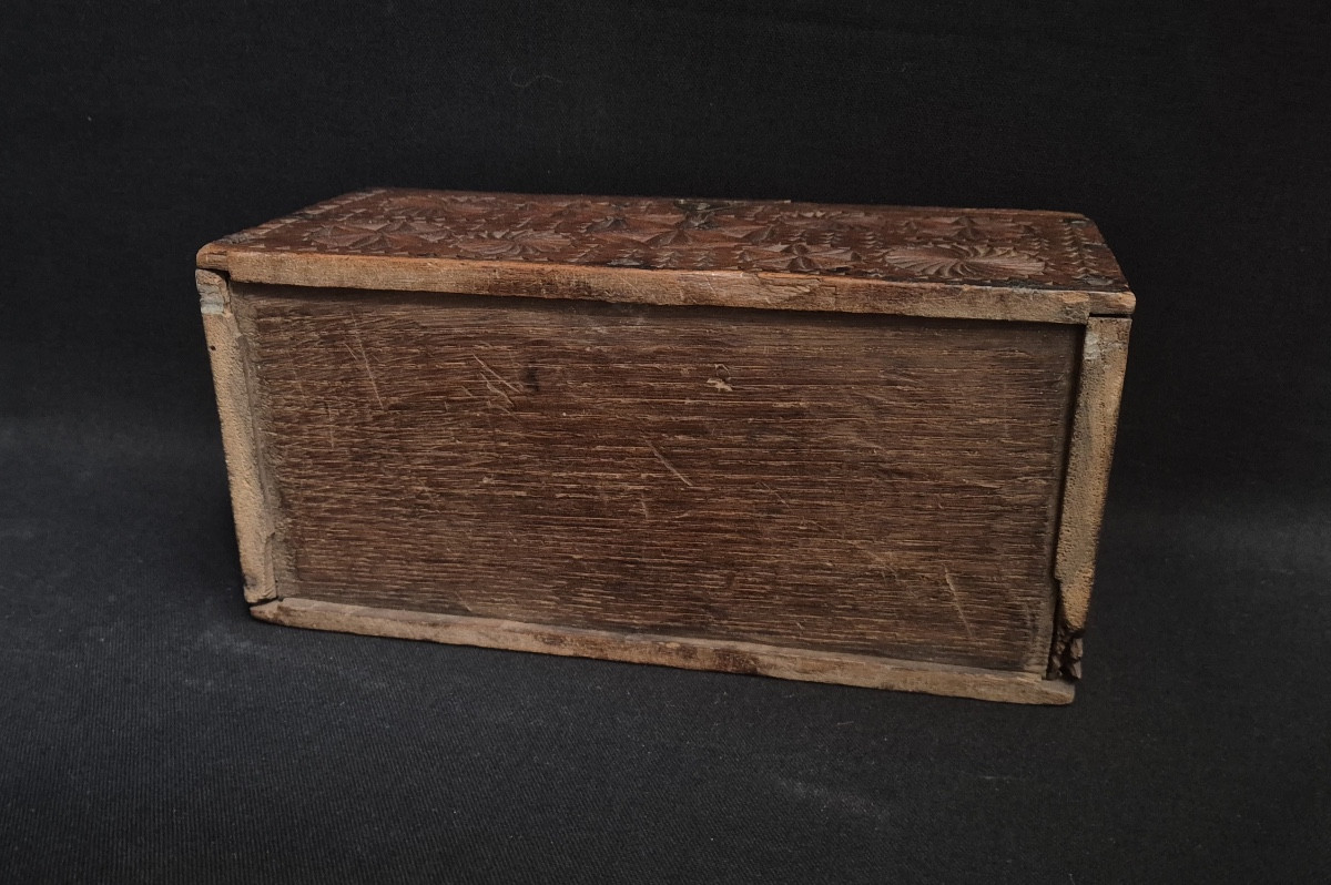 Carved Walnut Folk Art Lacemaker's Box-photo-1