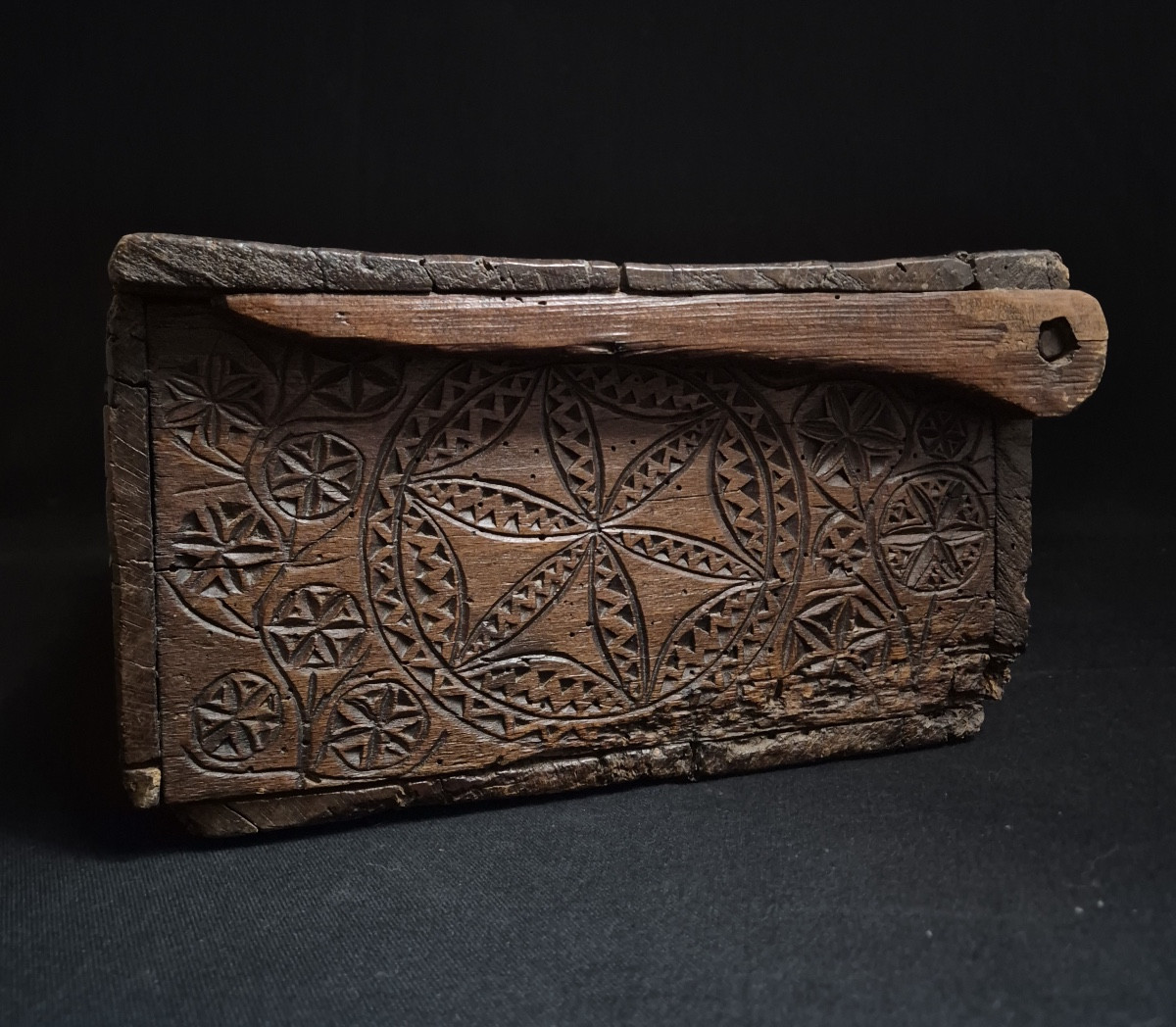 coffret de dentelière   Sculpté Art Populaire Auvergne-photo-4