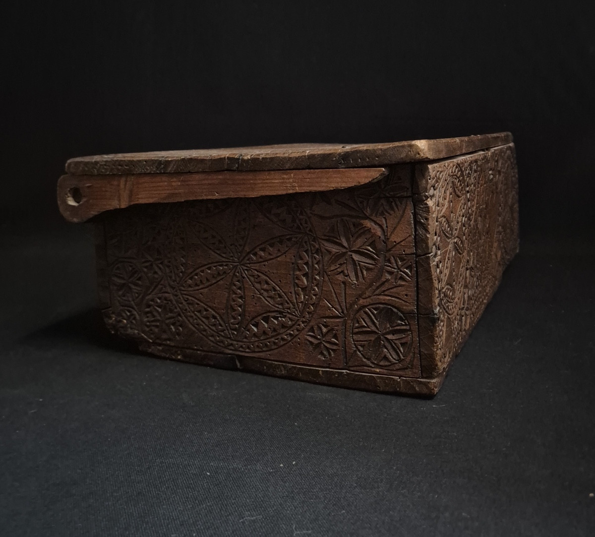 coffret de dentelière   Sculpté Art Populaire Auvergne-photo-1