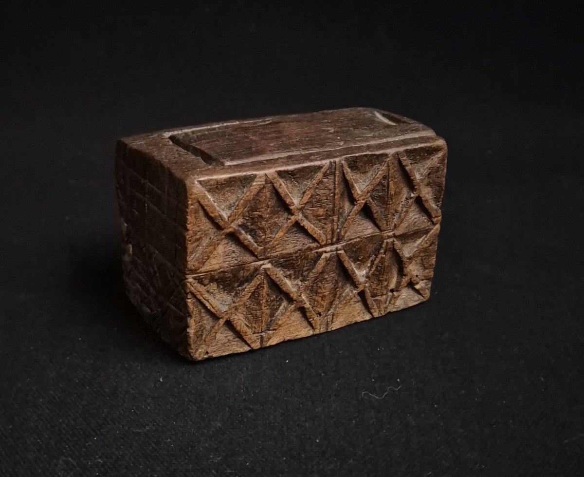 19th Century Alps Miniature Monoxyl Box-photo-2