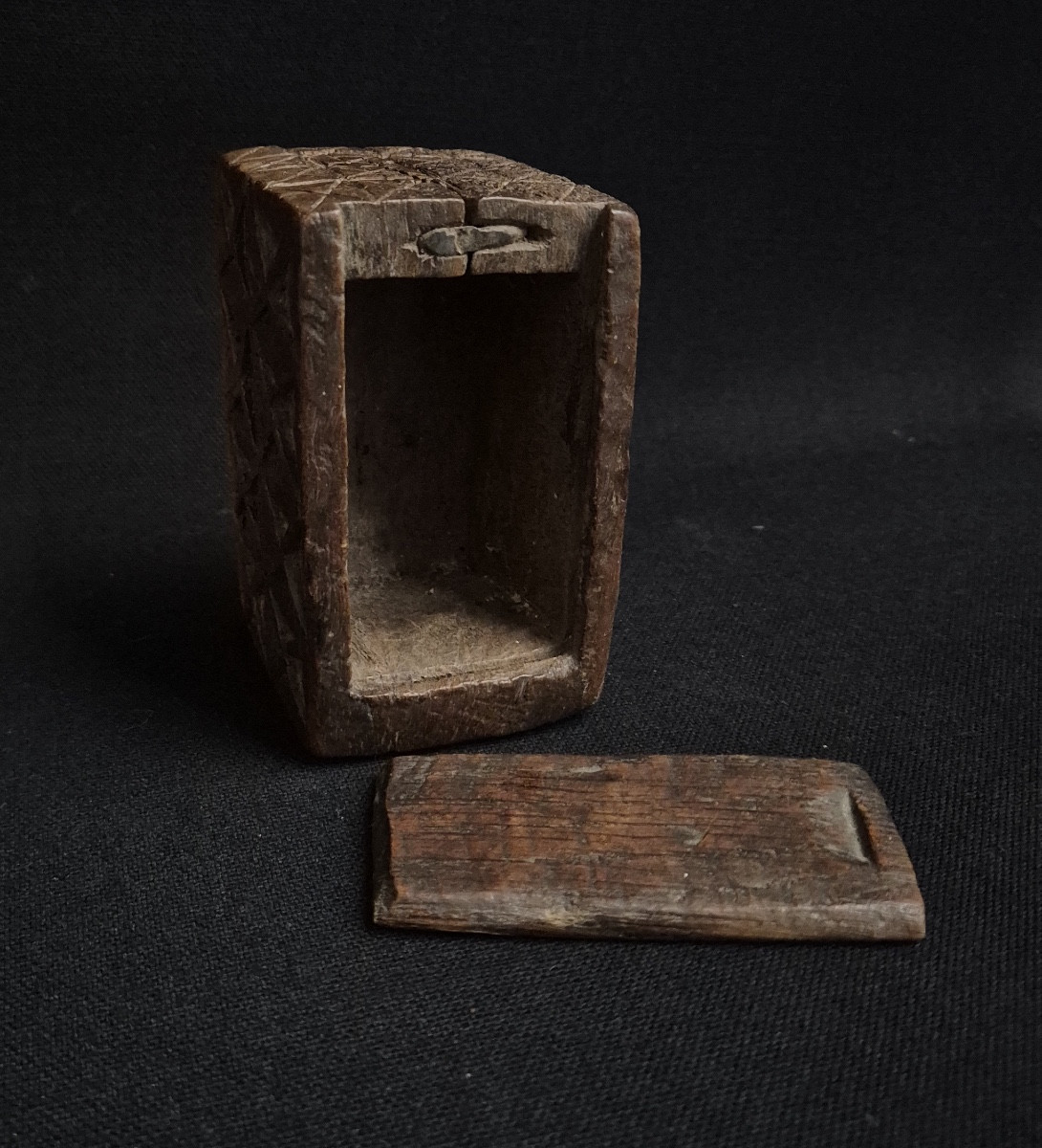 19th Century Alps Miniature Monoxyl Box-photo-4