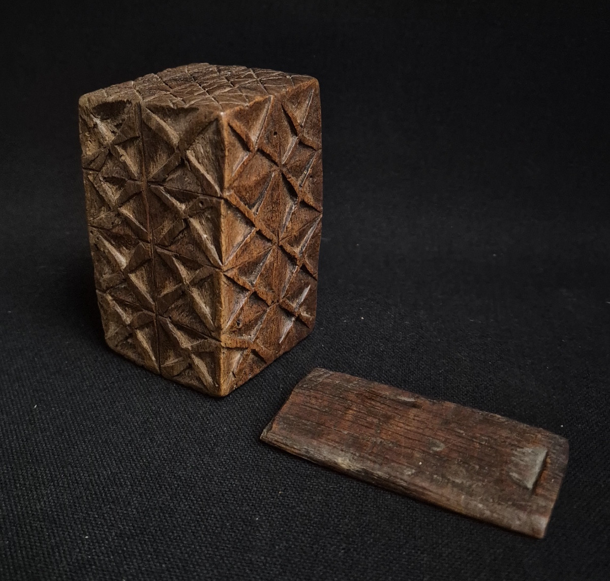 19th Century Alps Miniature Monoxyl Box-photo-1