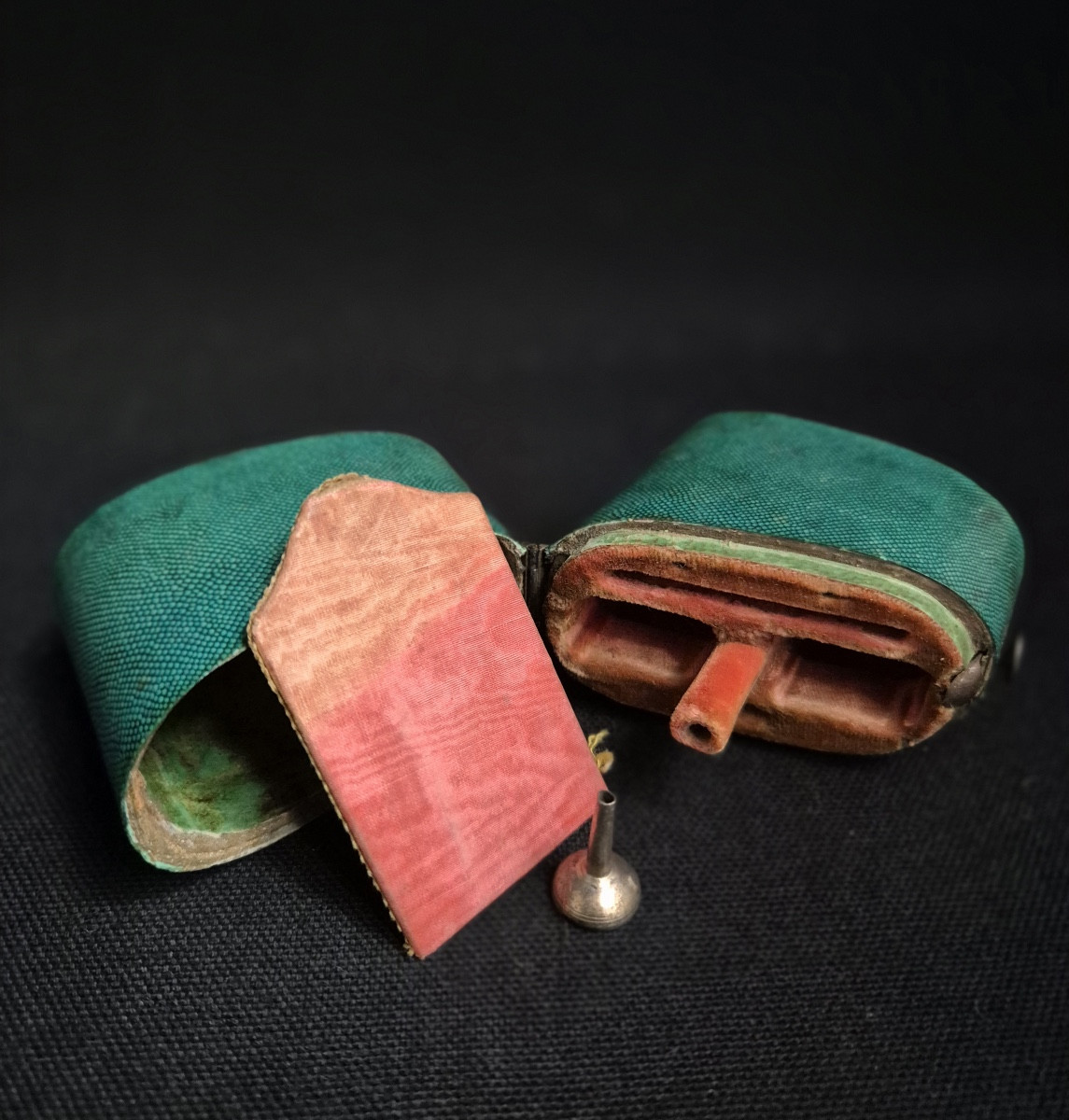 Nécessaire à Parfums En Galuchat fin  XVIIIeme-photo-2