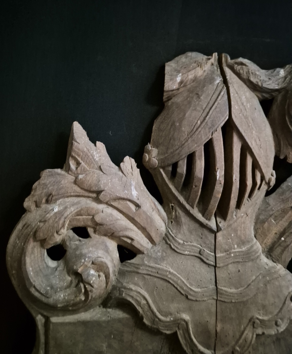 Blason héraldique en bois sculpté XVIIe-photo-3
