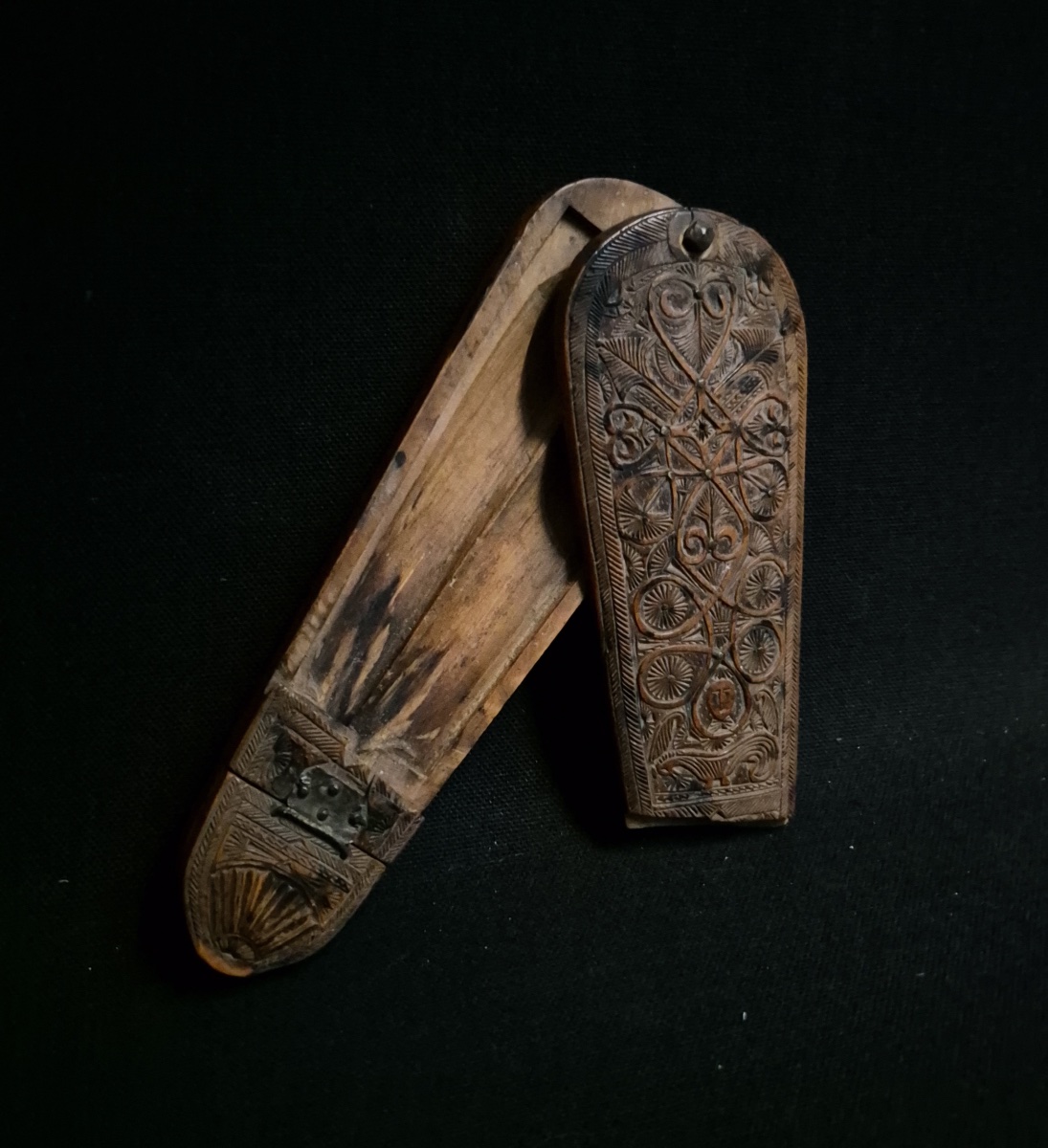 Carved Boxwood Tobacco Grater-photo-4