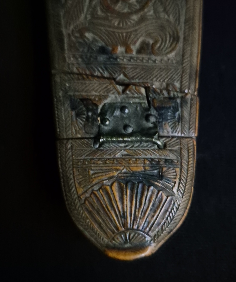 Carved Boxwood Tobacco Grater-photo-6
