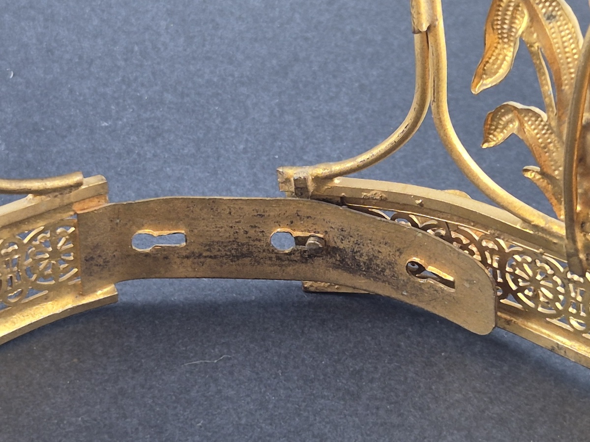 Grande Couronne de Vierge en laiton doré et strass – Époque Napoléon III-photo-1