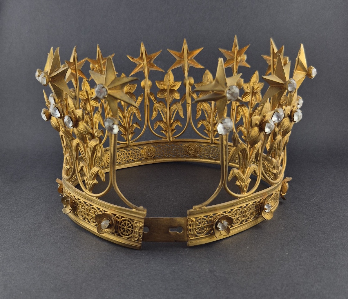 Grande Couronne de Vierge en laiton doré et strass – Époque Napoléon III-photo-2