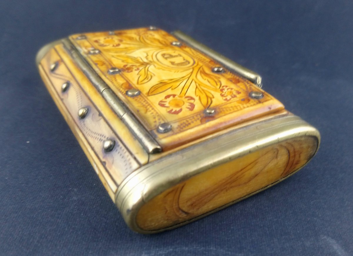 Snuffbox Of Folk Art Bone-photo-2