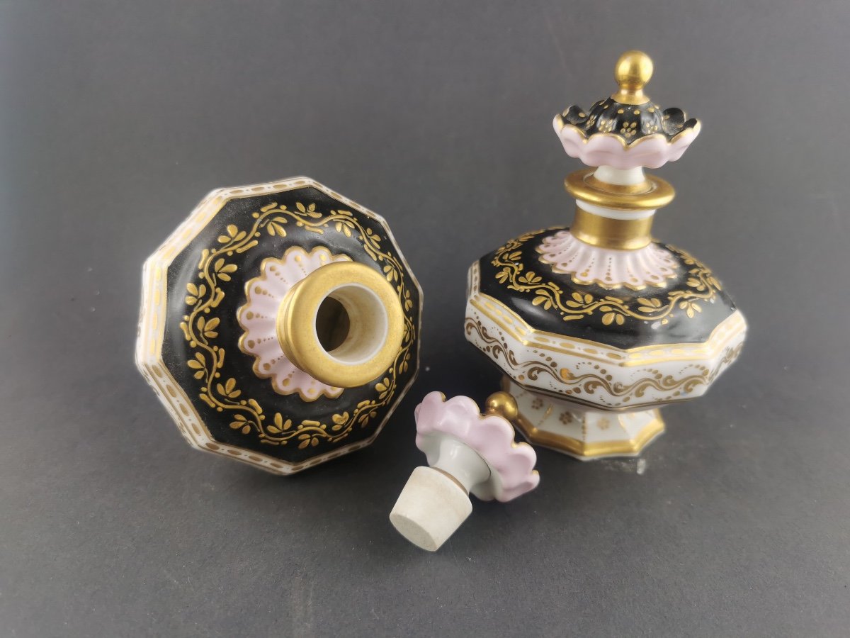 Pair Of Nineteenth Porcelain Perfume Bottle-photo-3