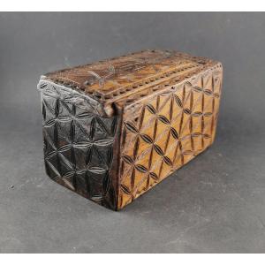 Box Of Monoxyl Lacemaker In Carved Walnut Popular Art