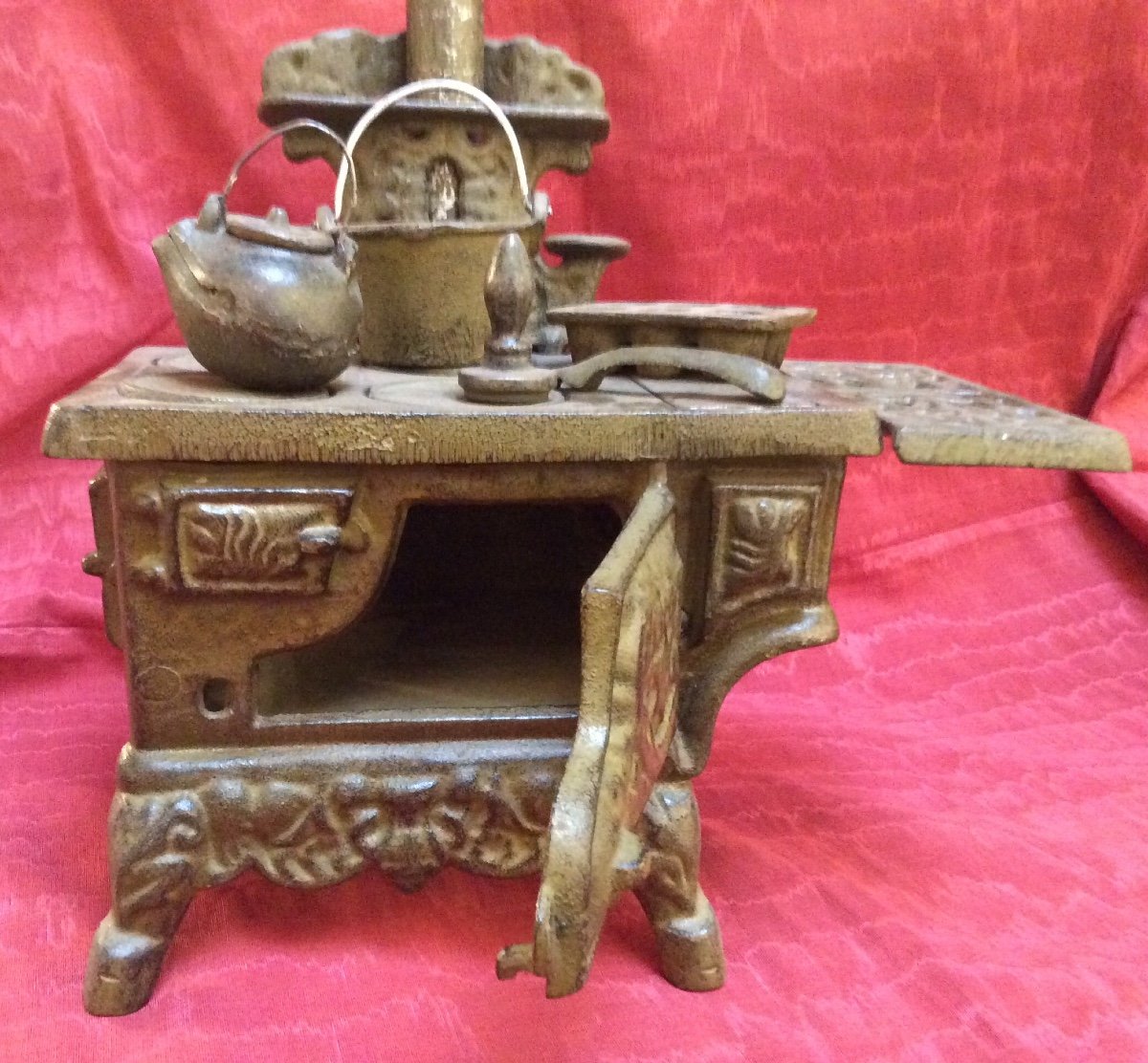 Creshent Cast Iron Toy Stove-photo-2