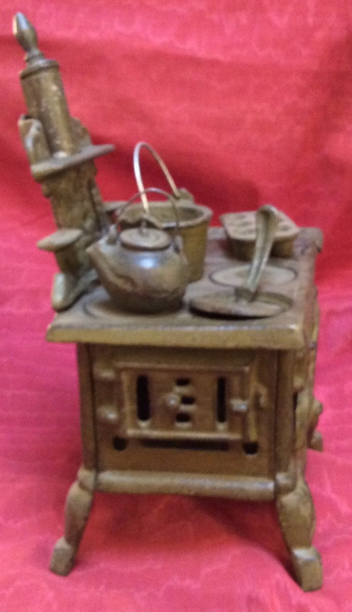 Creshent Cast Iron Toy Stove-photo-4