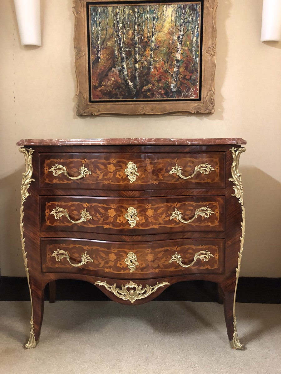 Commode style Louis XV