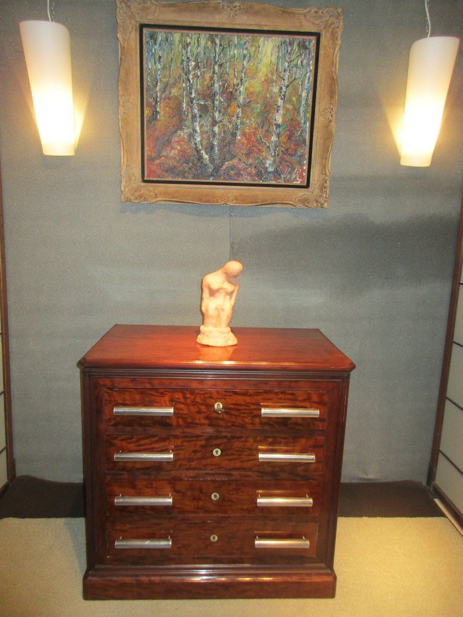 Commode -photo-1