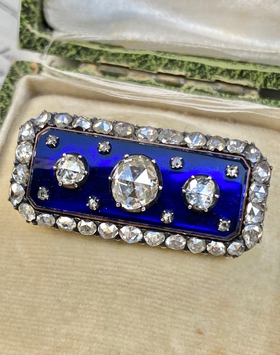 Bague Du XVIIIème Siècle Transformée En Broche, Appelée Bague « Au Firmament »