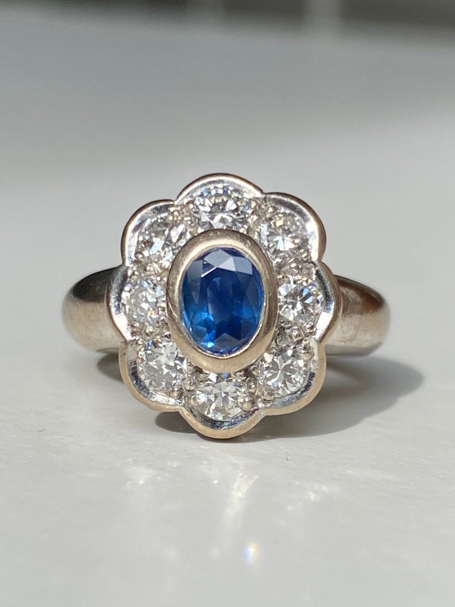 Daisy Ring In 18k White Gold Set With A Sapphire-photo-2