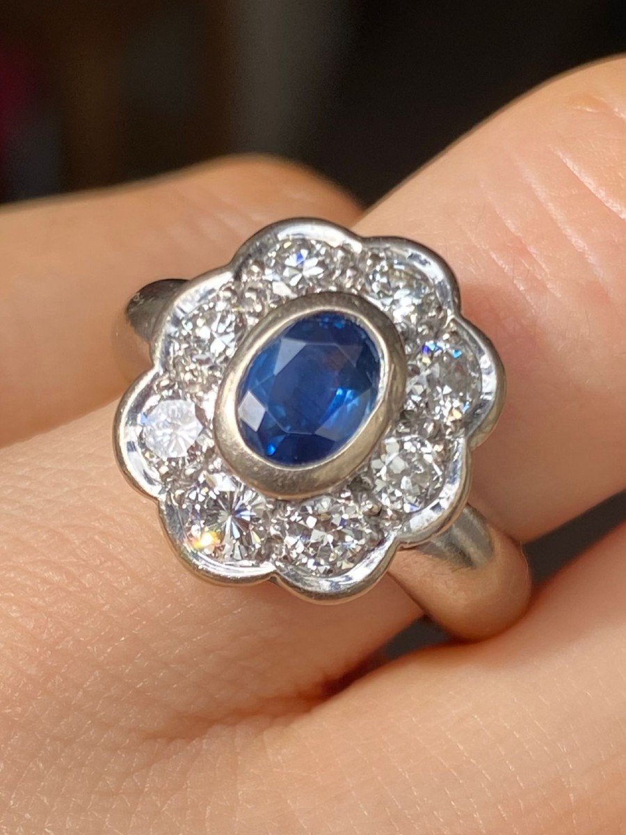 Daisy Ring In 18k White Gold Set With A Sapphire-photo-2