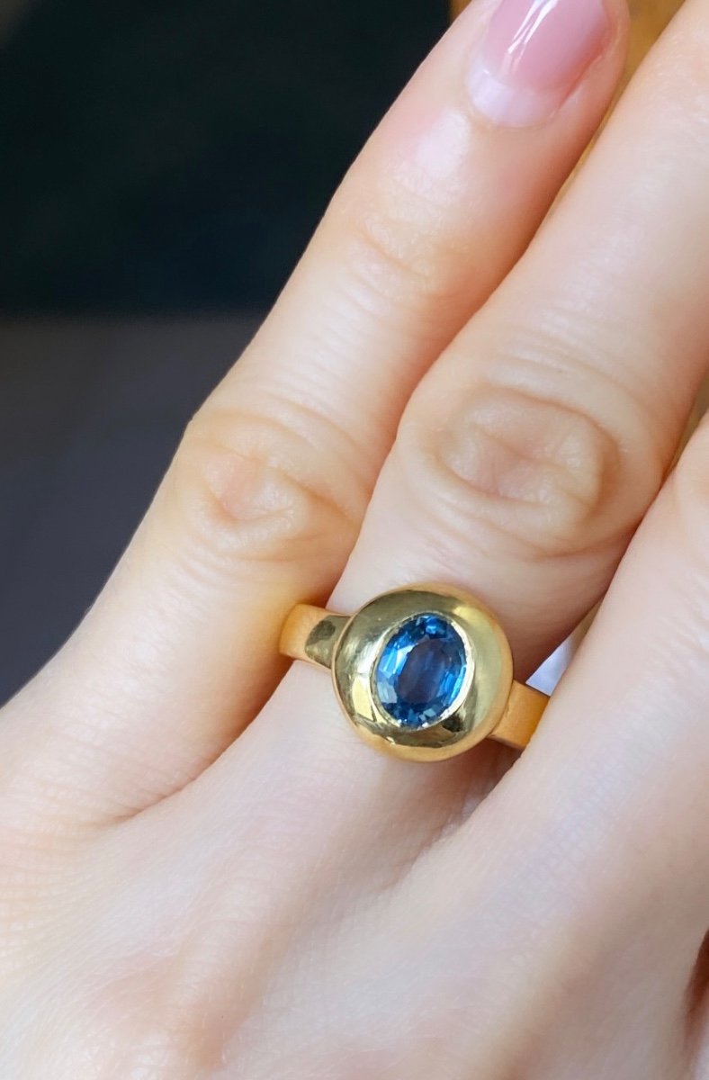18k Yellow Gold Ring Centered With A Sapphire-photo-3