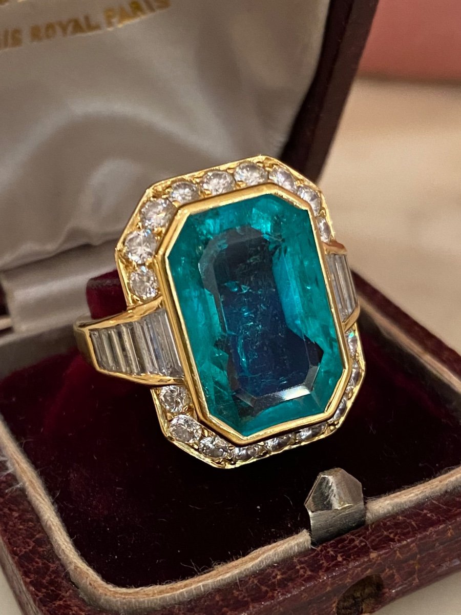 Bague En Or Jaune 18k Ornée Une émeraude Colombienne