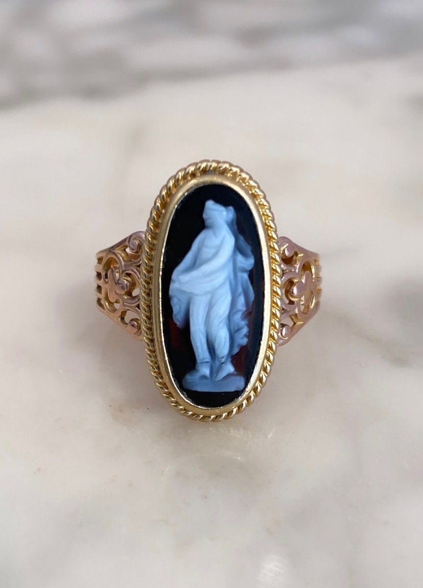 Antique Ring In 18k Rose And Yellow Gold Centered With A Cameo