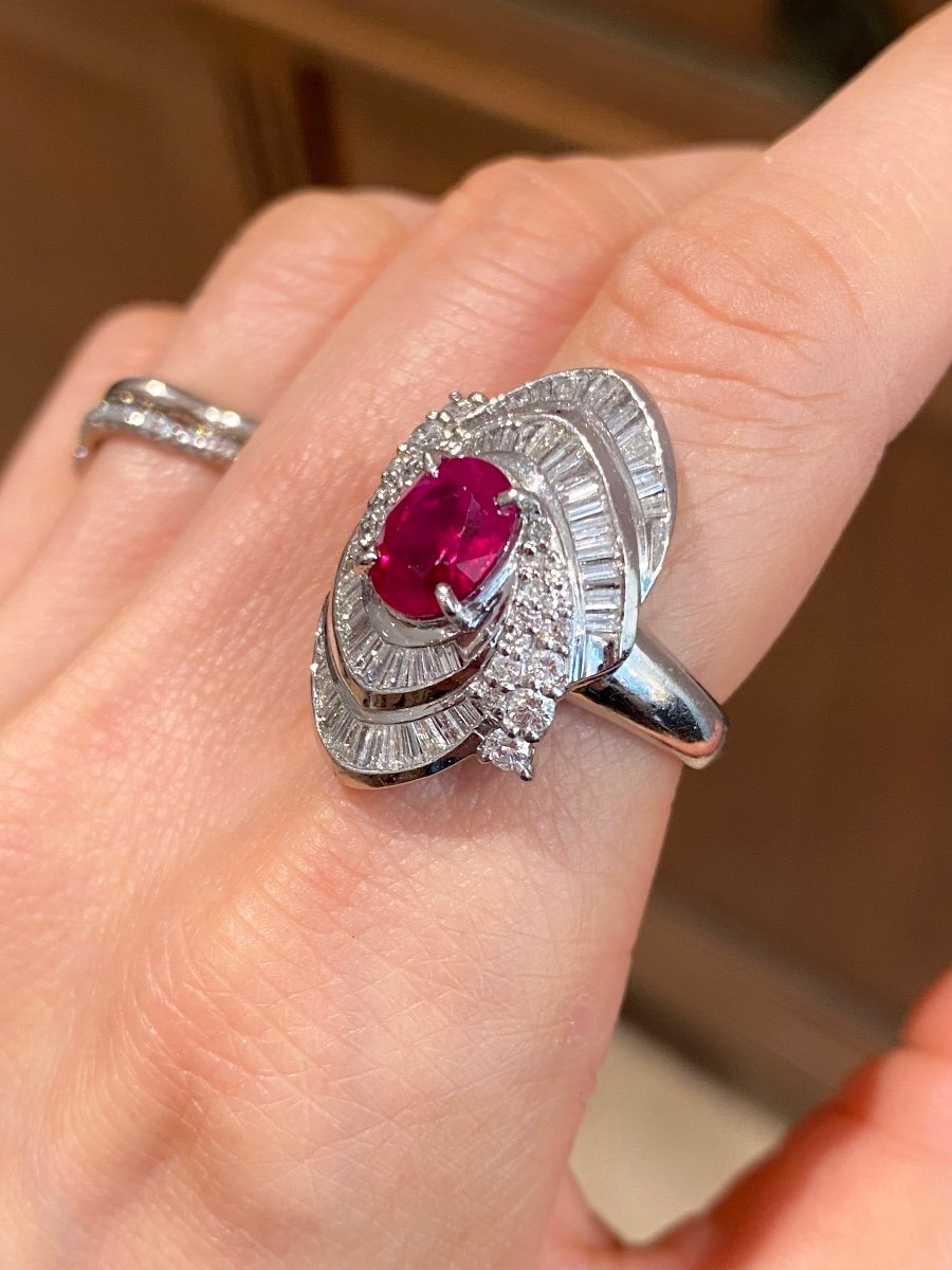 Importante Bague En Platine Rubis Et Diamants -photo-3