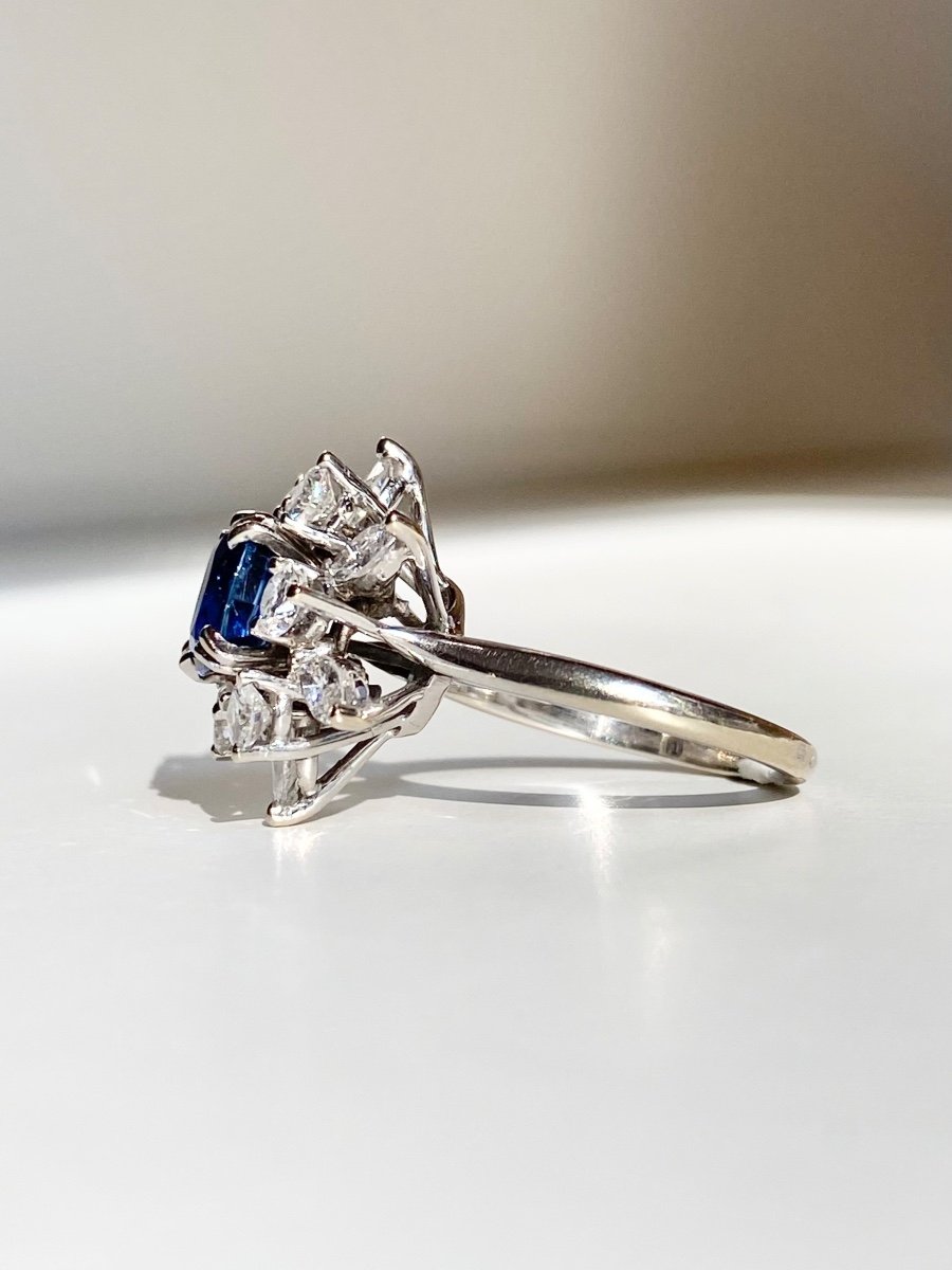 Bague En Or Blanc 18k Ornée d'Un Saphir Birman Non Chauffé-photo-4