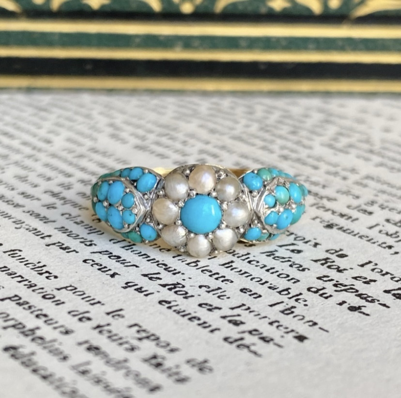 Antique Flower Ring In 18k Yellow Gold