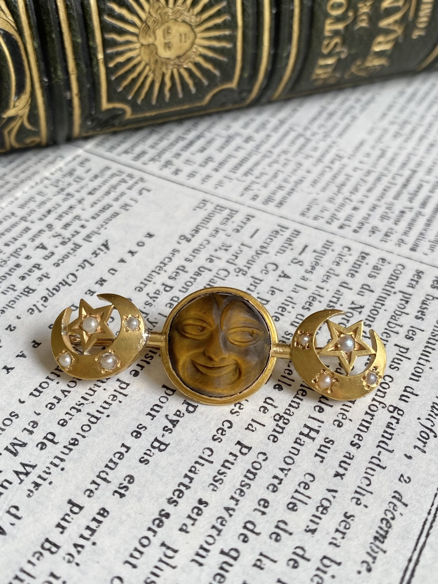 Rare broche en or jaune 18K modèle « Man in the Moon »-photo-3