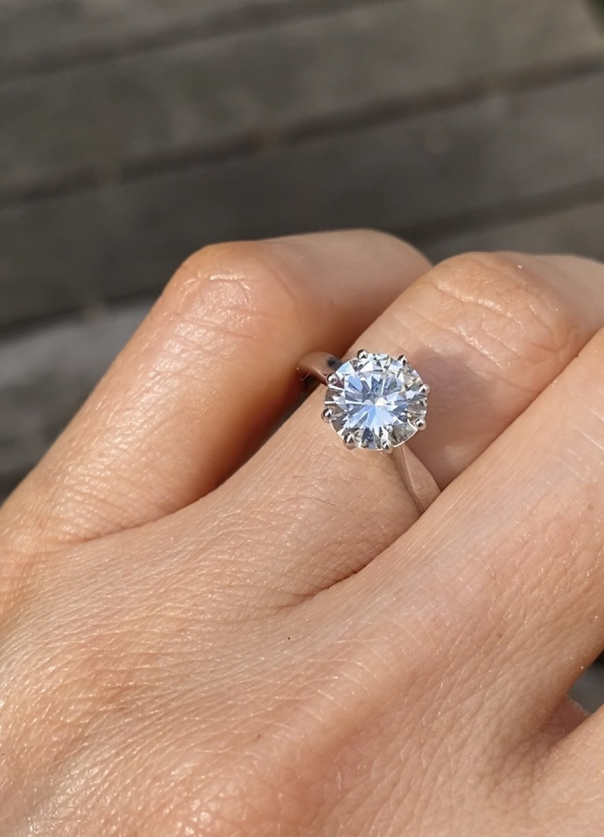 Bague solitaire en or blanc 18k et diamant-photo-5