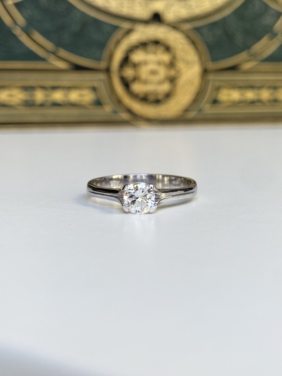 Bague solitaire en or blanc 18K et diamant-photo-2