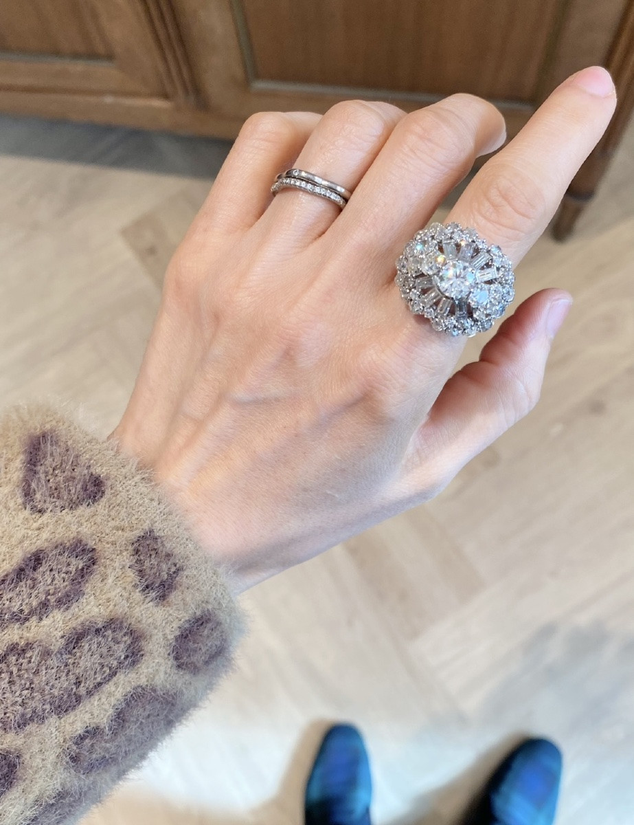 Importante bague cocktail en or blanc 18K, platine et diamants -photo-4