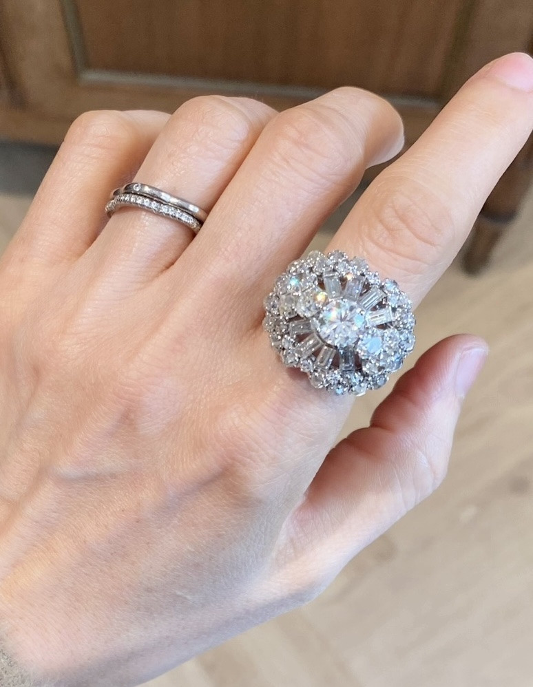 Importante bague cocktail en or blanc 18K, platine et diamants -photo-1